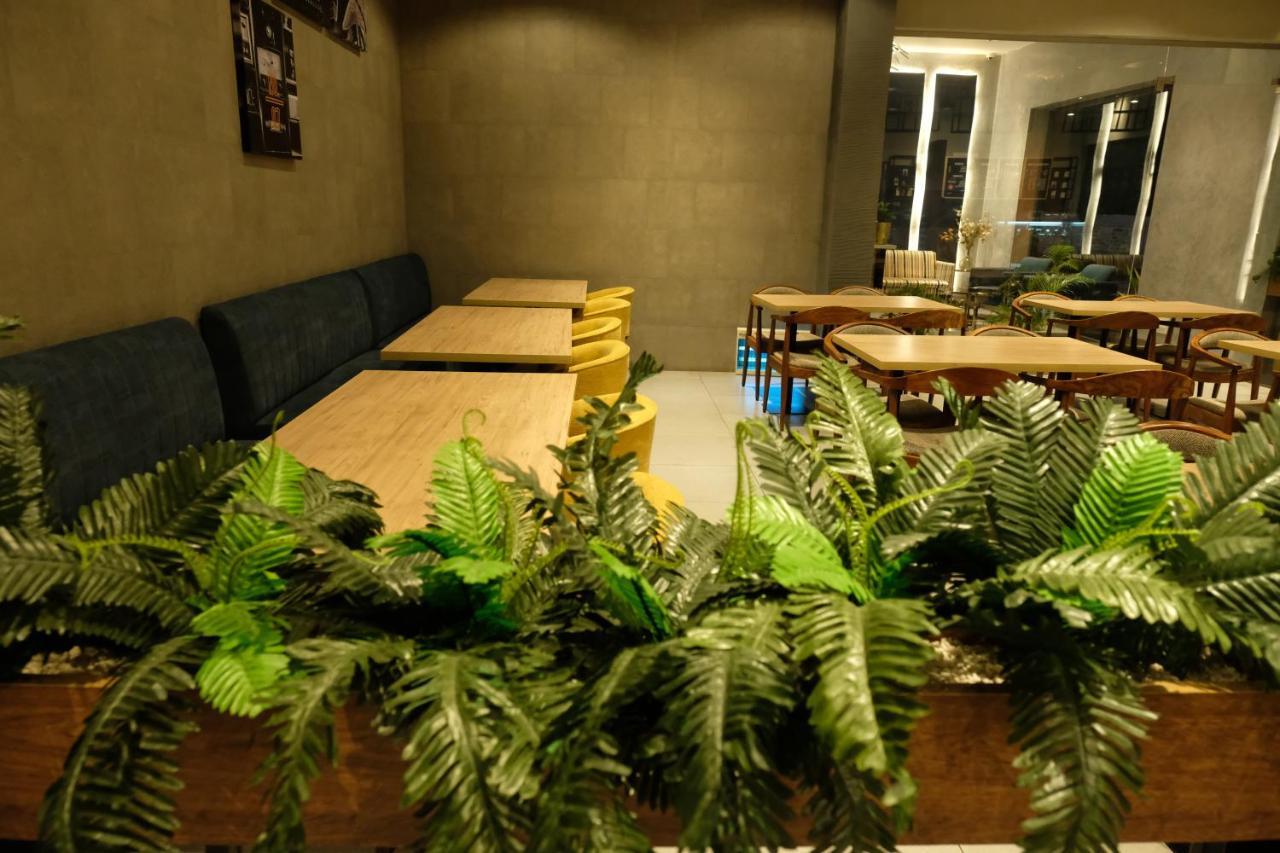 Black Mango Resort Kala Amb Exteriör bild