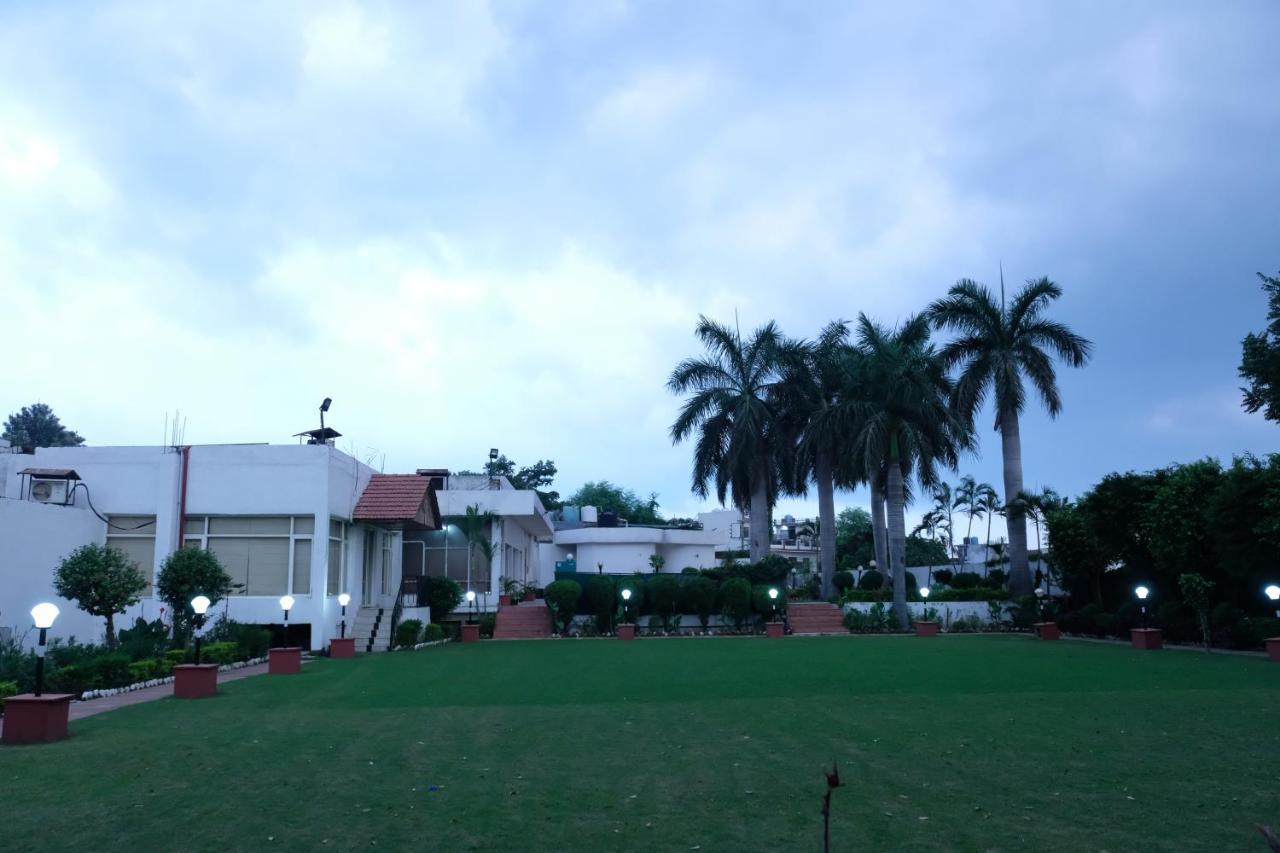 Black Mango Resort Kala Amb Exteriör bild