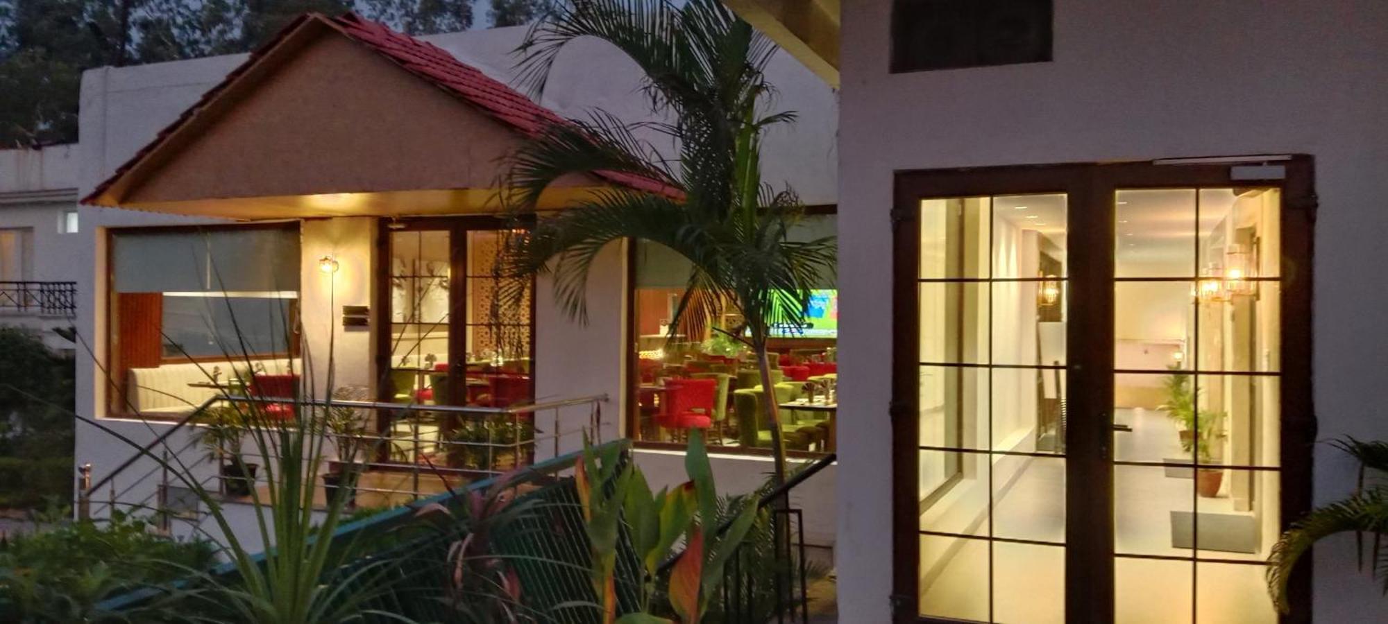 Black Mango Resort Kala Amb Exteriör bild